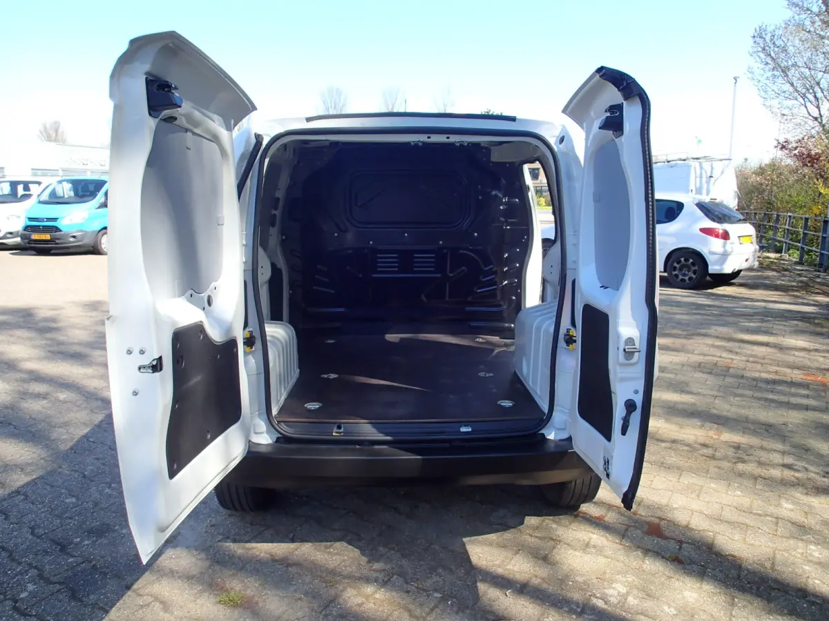 1.3 MJ Basis VOORZIEN VAN AIRCO !!!!