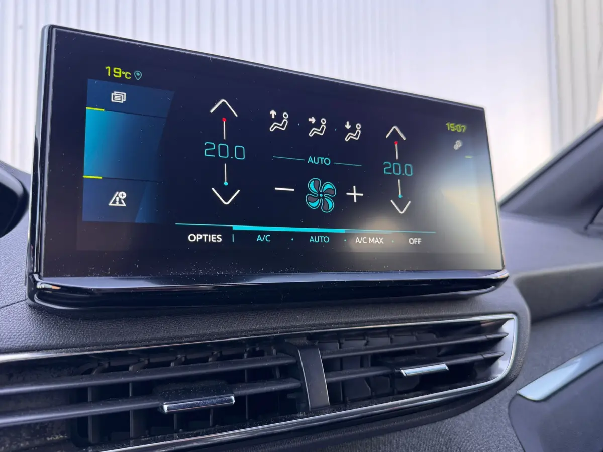 1.6 HYbrid 225PK Allure Pack Business | Navigatie | Camera | Apple Carplay / Android Auto | | Cruise control | DAB ontvanger | Dimlichten automatisch