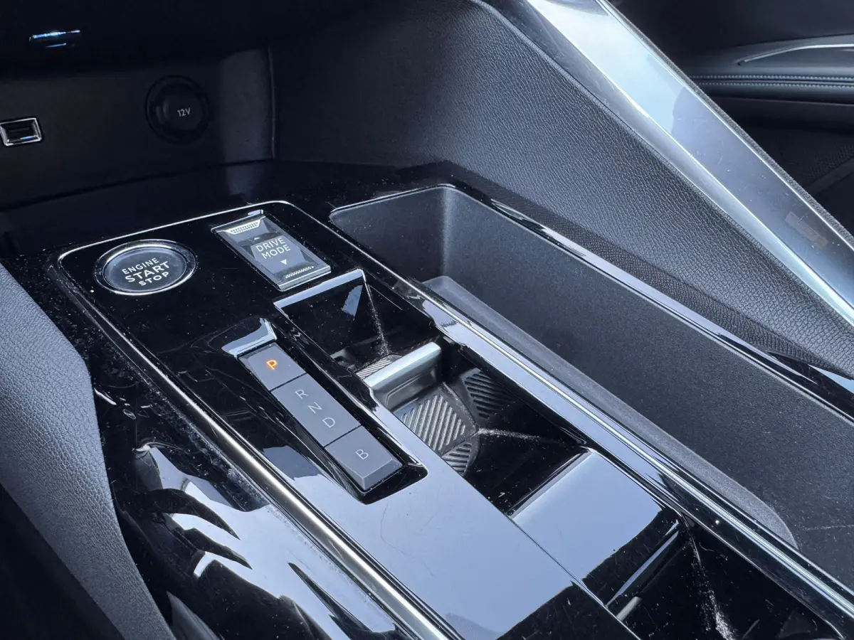 1.6 HYbrid 225PK Allure Pack Business | Navigatie | Camera | Apple Carplay / Android Auto | | Cruise control | DAB ontvanger | Dimlichten automatisch