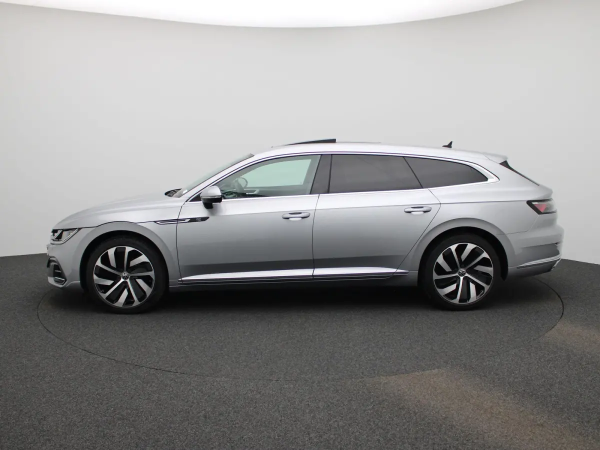 1.4 TSI eHybrid R-Line Business+ 218 PK| Dealeronderhouden | Trekhaak | Panoramadak | Leder Interieur | Voorstoelen Elekktrisch Met Geheugen | Achteruitrijcamera | Achterklep Elektrisch | Do