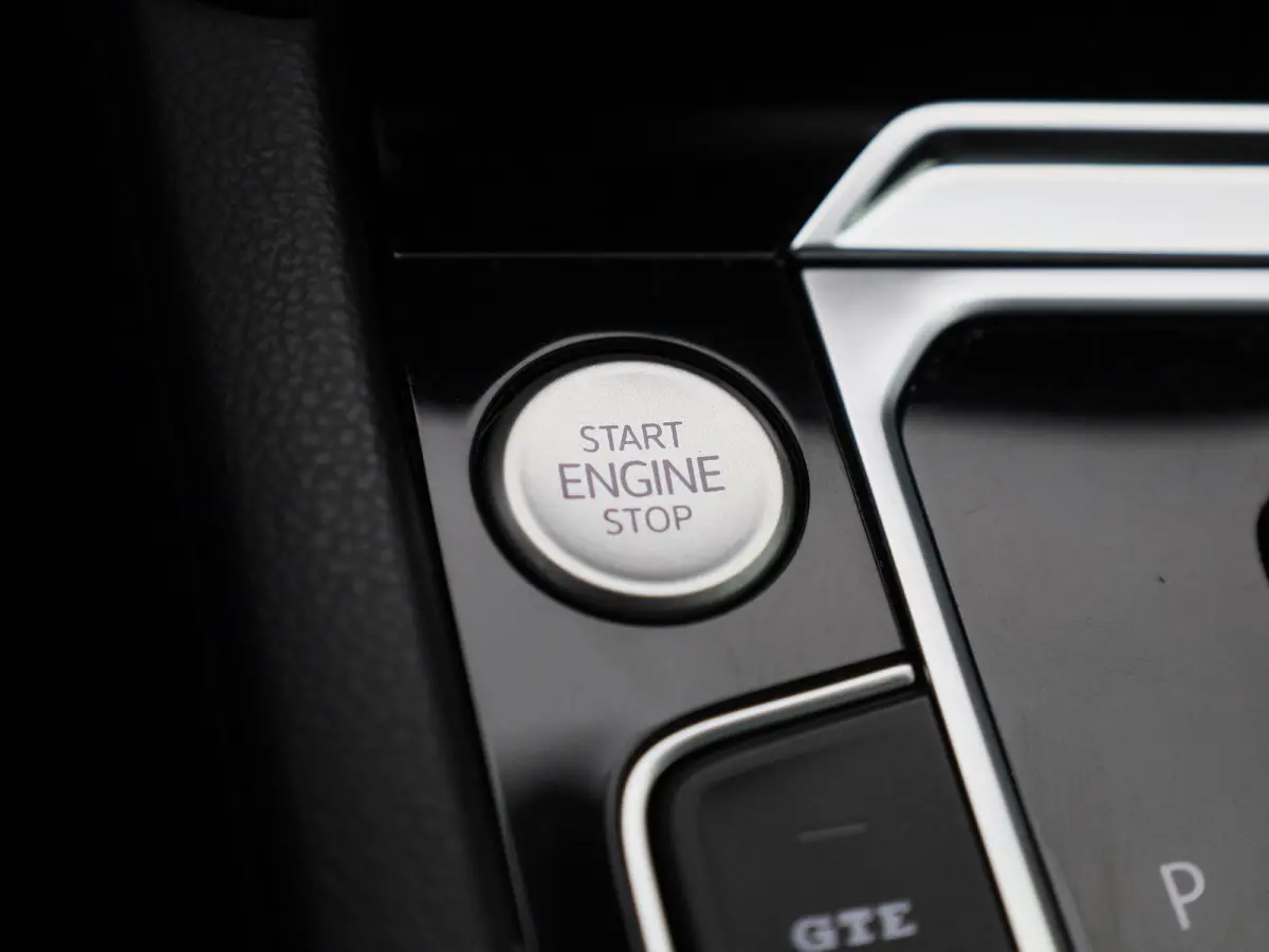 1.4 TSI eHybrid R-Line Business+ 218 PK| Dealeronderhouden | Trekhaak | Panoramadak | Leder Interieur | Voorstoelen Elekktrisch Met Geheugen | Achteruitrijcamera | Achterklep Elektrisch | Do