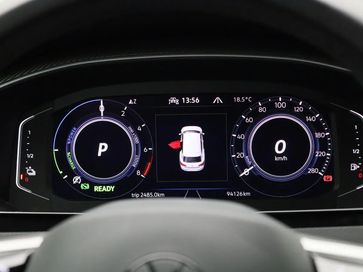 1.4 TSI eHybrid R-Line Business+ 218 PK| Dealeronderhouden | Trekhaak | Panoramadak | Leder Interieur | Voorstoelen Elekktrisch Met Geheugen | Achteruitrijcamera | Achterklep Elektrisch | Do