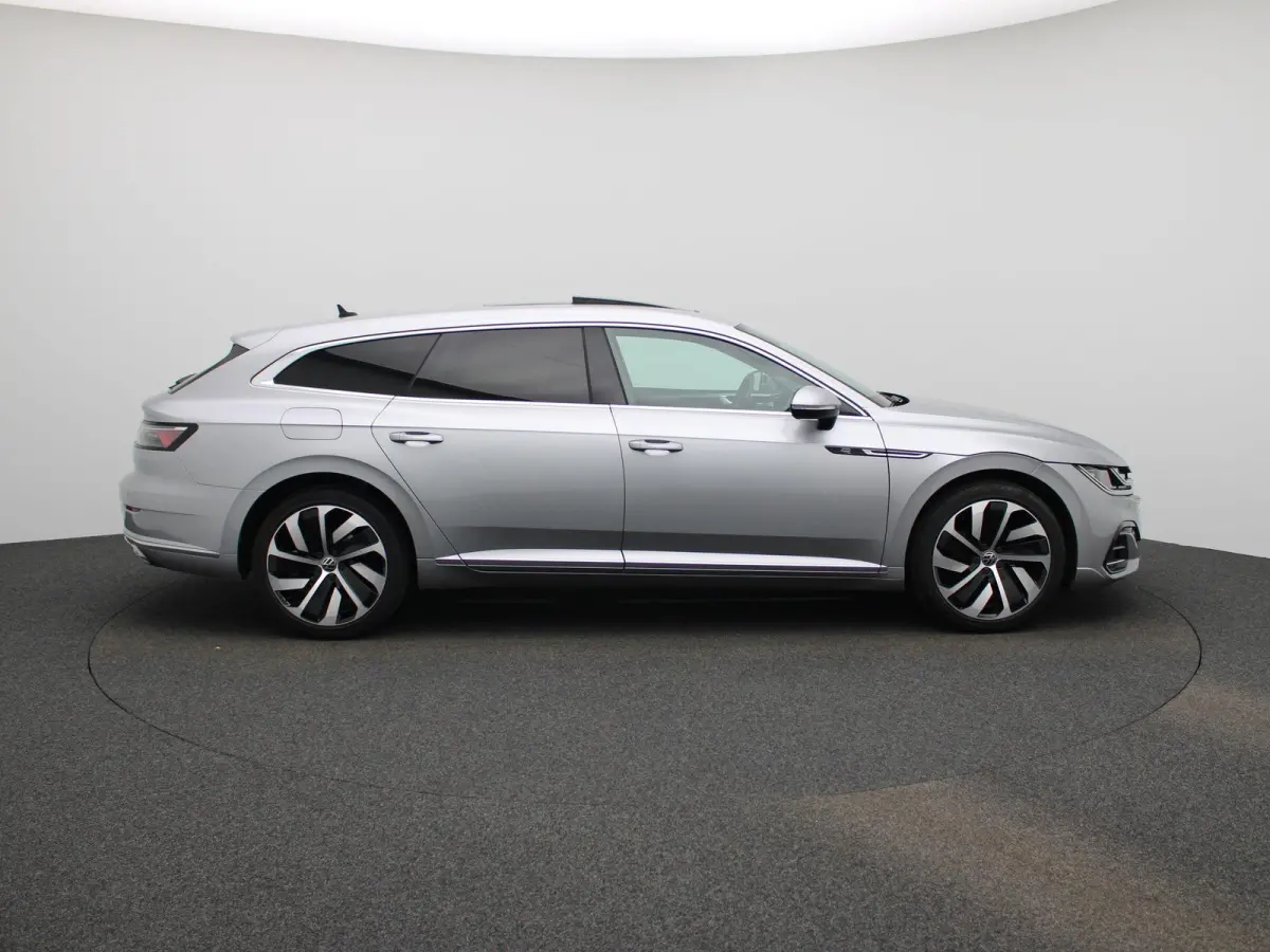 1.4 TSI eHybrid R-Line Business+ 218 PK| Dealeronderhouden | Trekhaak | Panoramadak | Leder Interieur | Voorstoelen Elekktrisch Met Geheugen | Achteruitrijcamera | Achterklep Elektrisch | Do