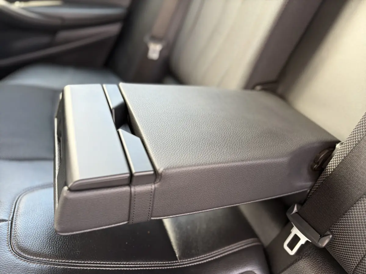 520i High Executive 184pk | Sport Line | Bluetooth | Elektrisch bedienbare achterklep | LED koplampen | Lederen bekleding | Navigatiesysteem full map | Voorstoelen verwarmd | Trekhaak elektr