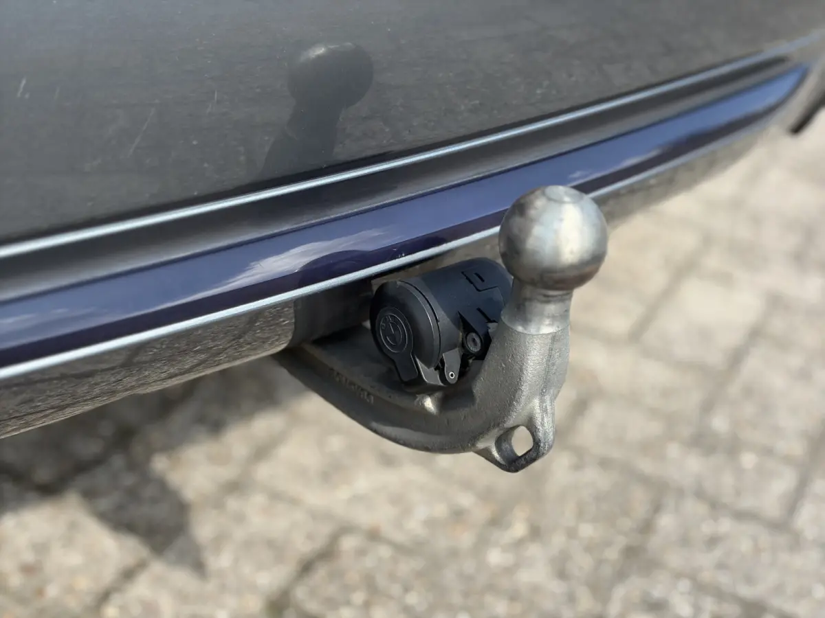 520i High Executive 184pk | Sport Line | Bluetooth | Elektrisch bedienbare achterklep | LED koplampen | Lederen bekleding | Navigatiesysteem full map | Voorstoelen verwarmd | Trekhaak elektr