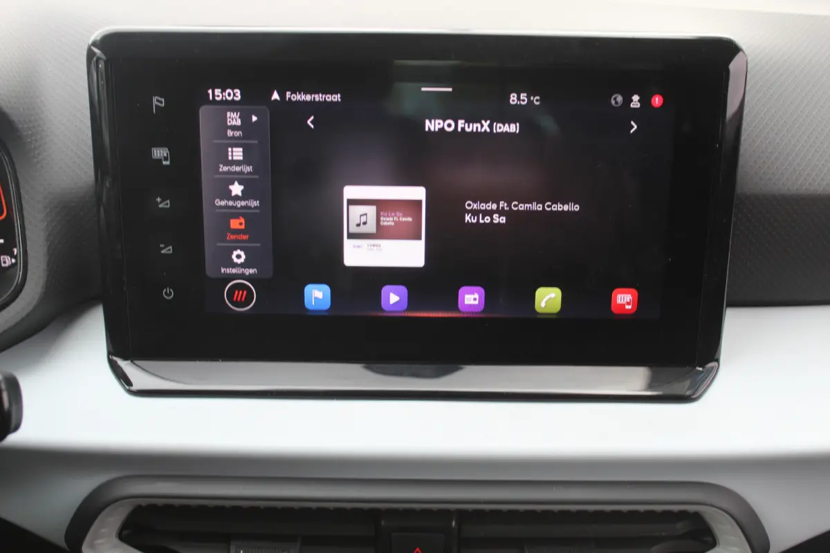 1.0 TSI FR Business Connect Stoelverwarming l Achteruitrij camera l PDC l Applecarplay/ Android auto