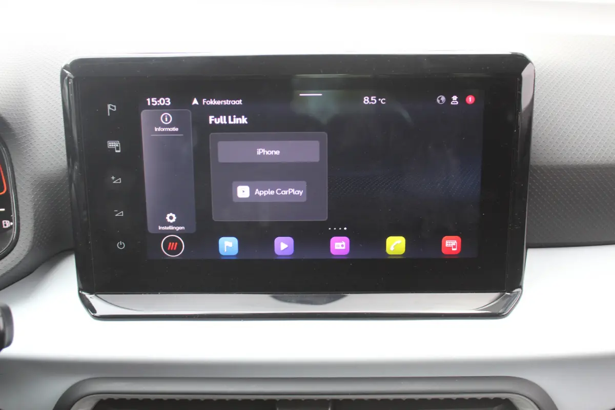 1.0 TSI FR Business Connect Stoelverwarming l Achteruitrij camera l PDC l Applecarplay/ Android auto
