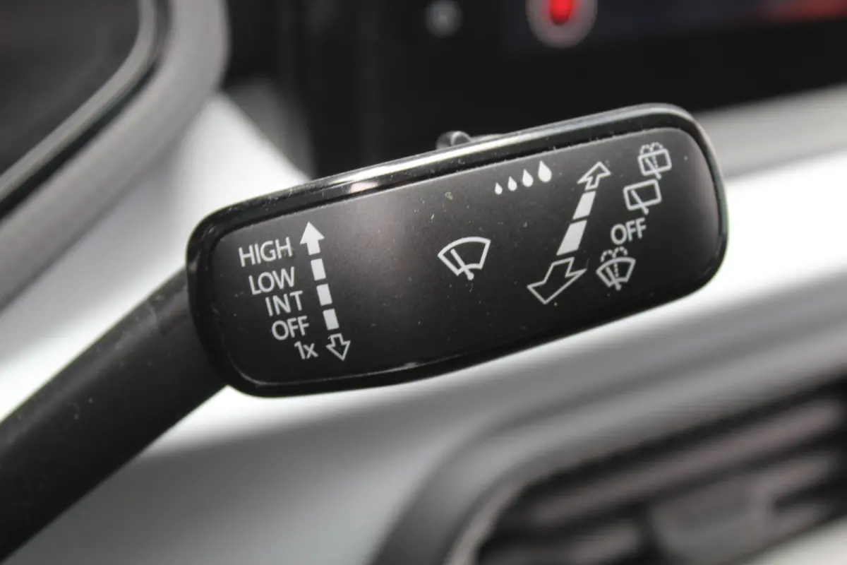 1.0 TSI FR Business Connect Stoelverwarming l Achteruitrij camera l PDC l Applecarplay/ Android auto