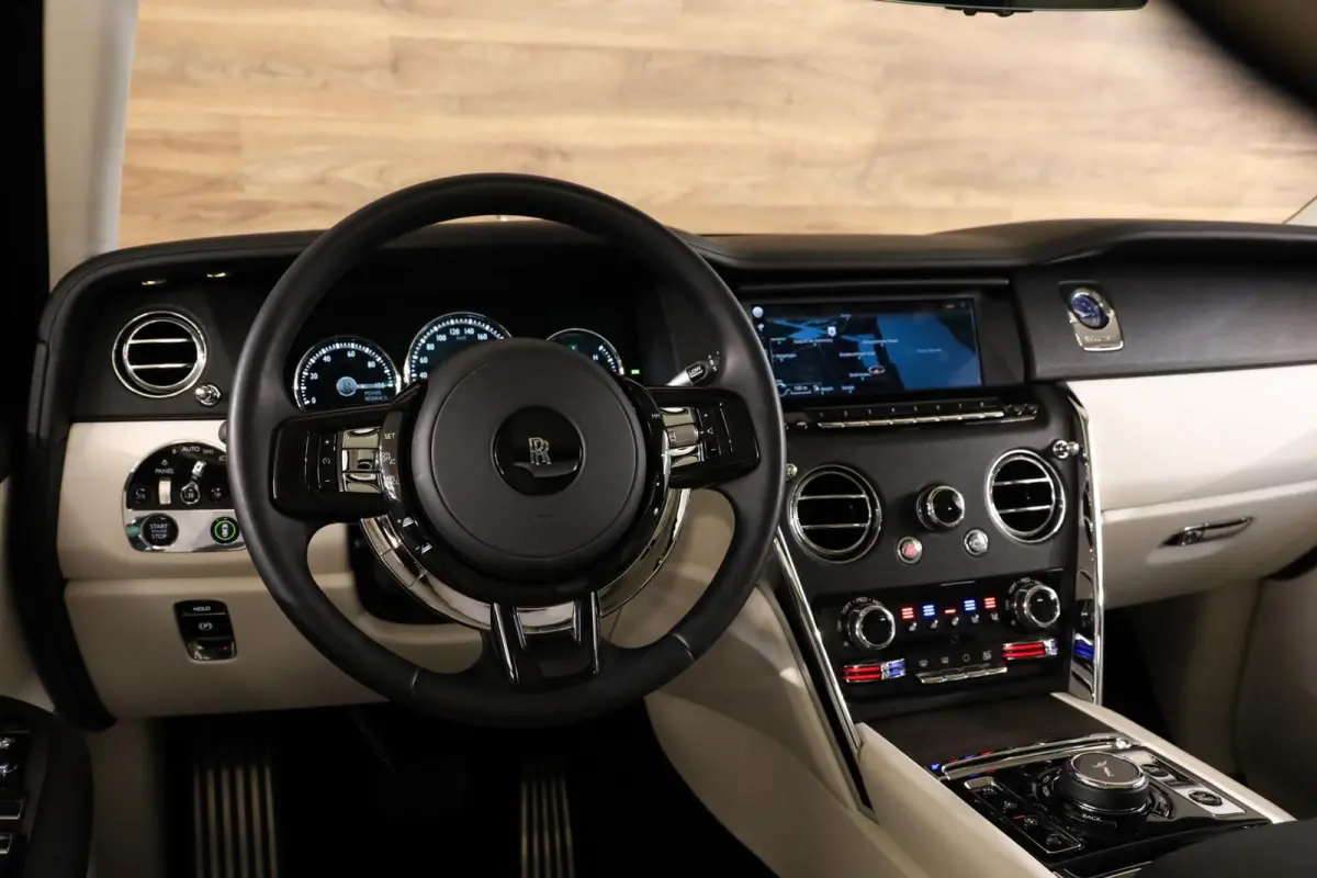 6.75 V12|Two-Tone|Massage|Pano|Bespoke|