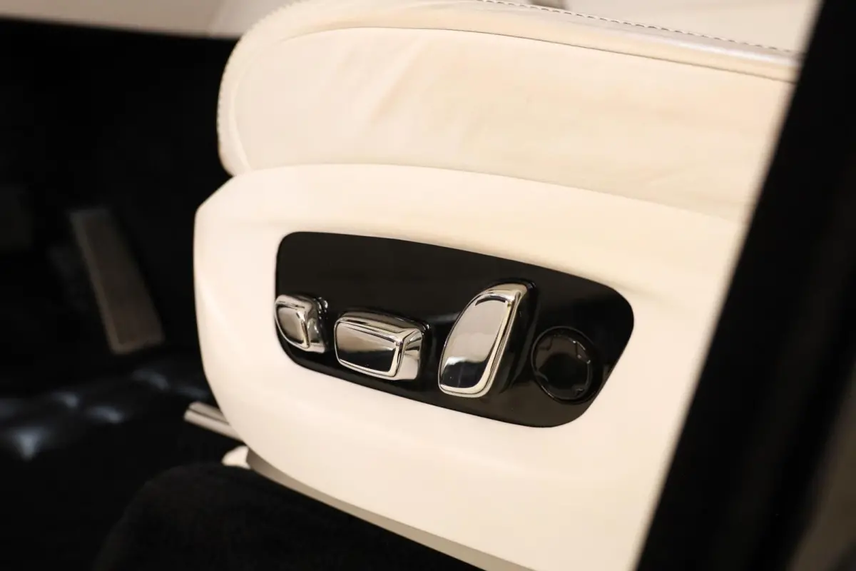 6.75 V12|Two-Tone|Massage|Pano|Bespoke|