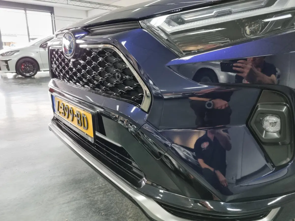 2.5 Plug-in Hybrid AWD Bi-Tone Plus / Full options