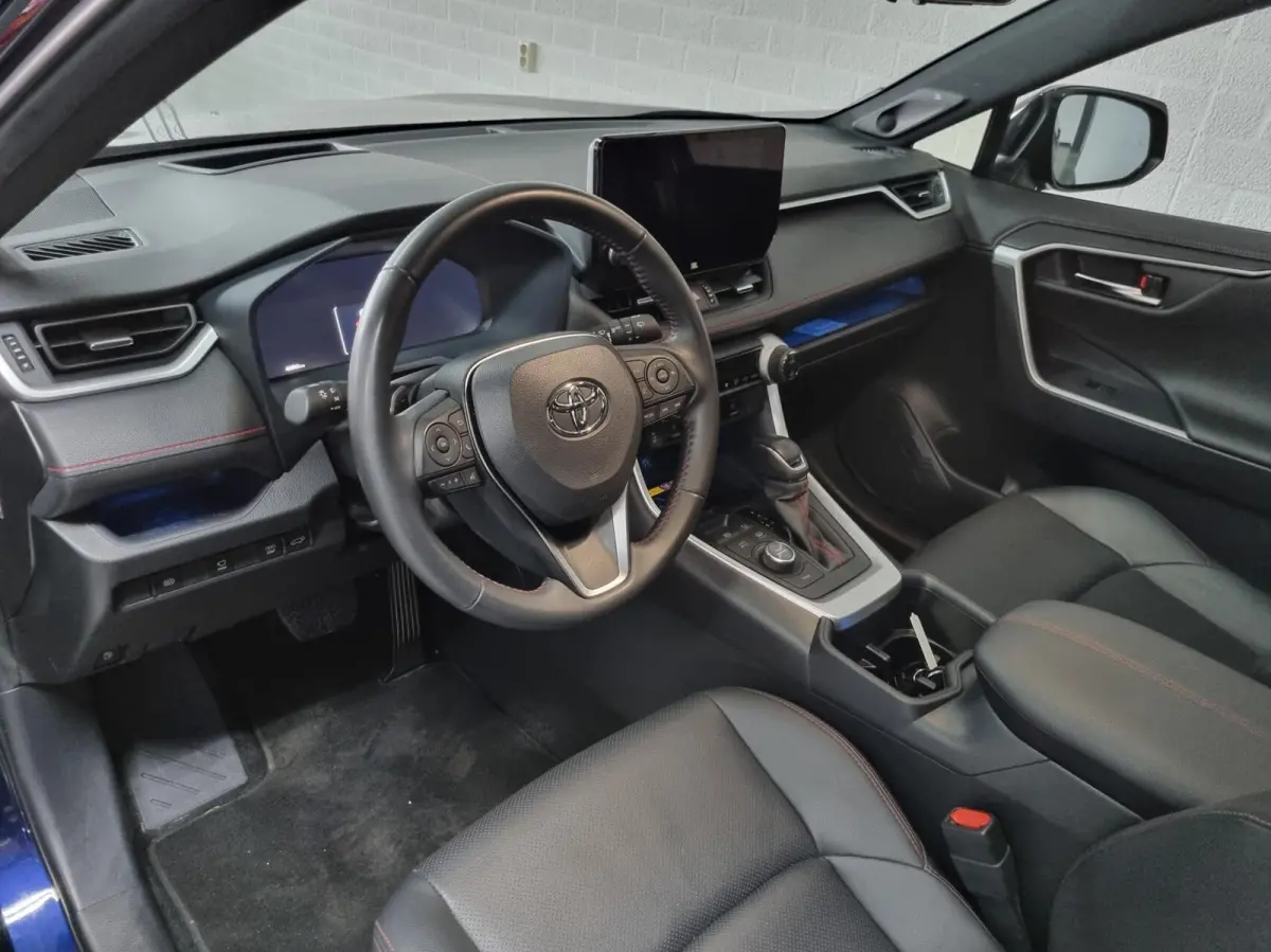2.5 Plug-in Hybrid AWD Bi-Tone Plus / Full options