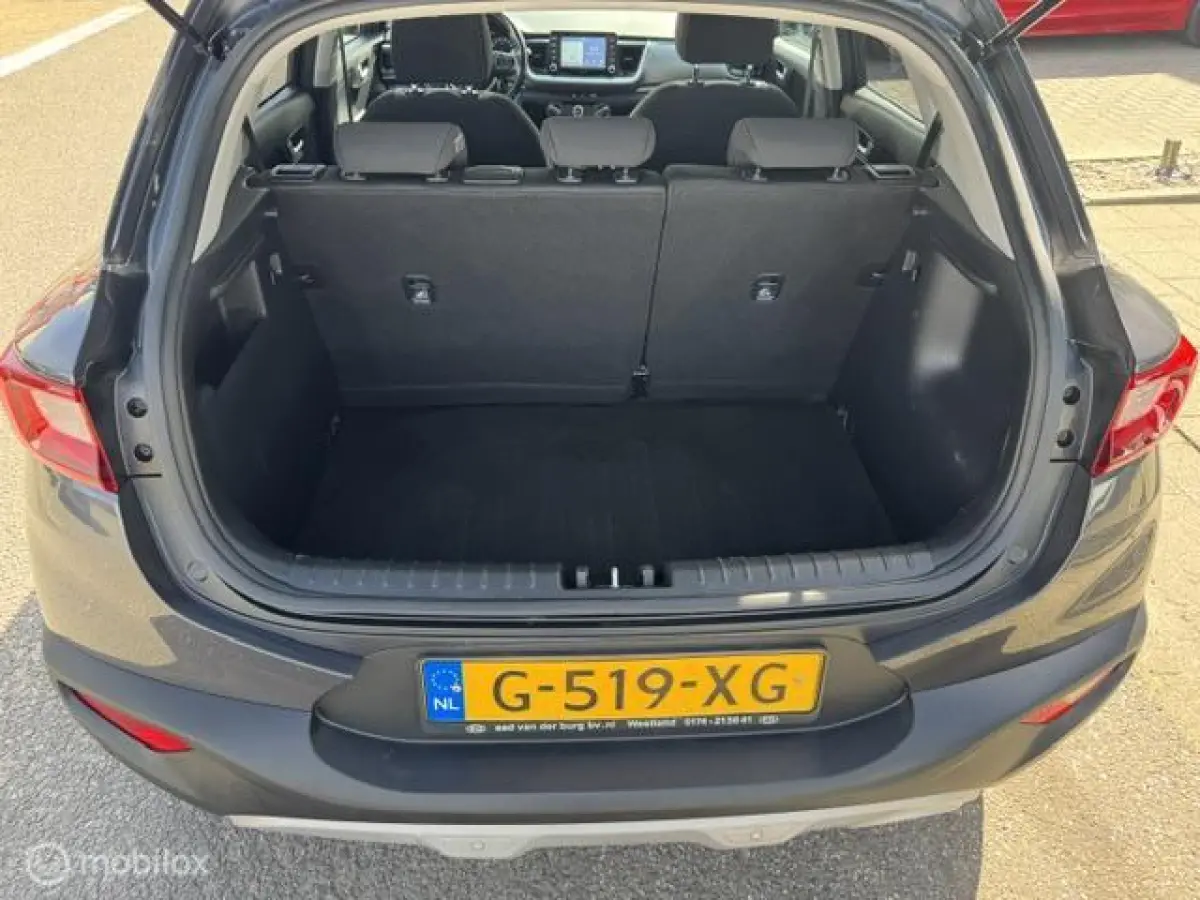 1.0 T-GDI Dynamic 17 inch velgen & banden , Prive glas , Navigatie , Bluetooth Priveglas , Electrische ramen & Spiegels , Parkeerhulp achter Two Tone , Gray - Orange