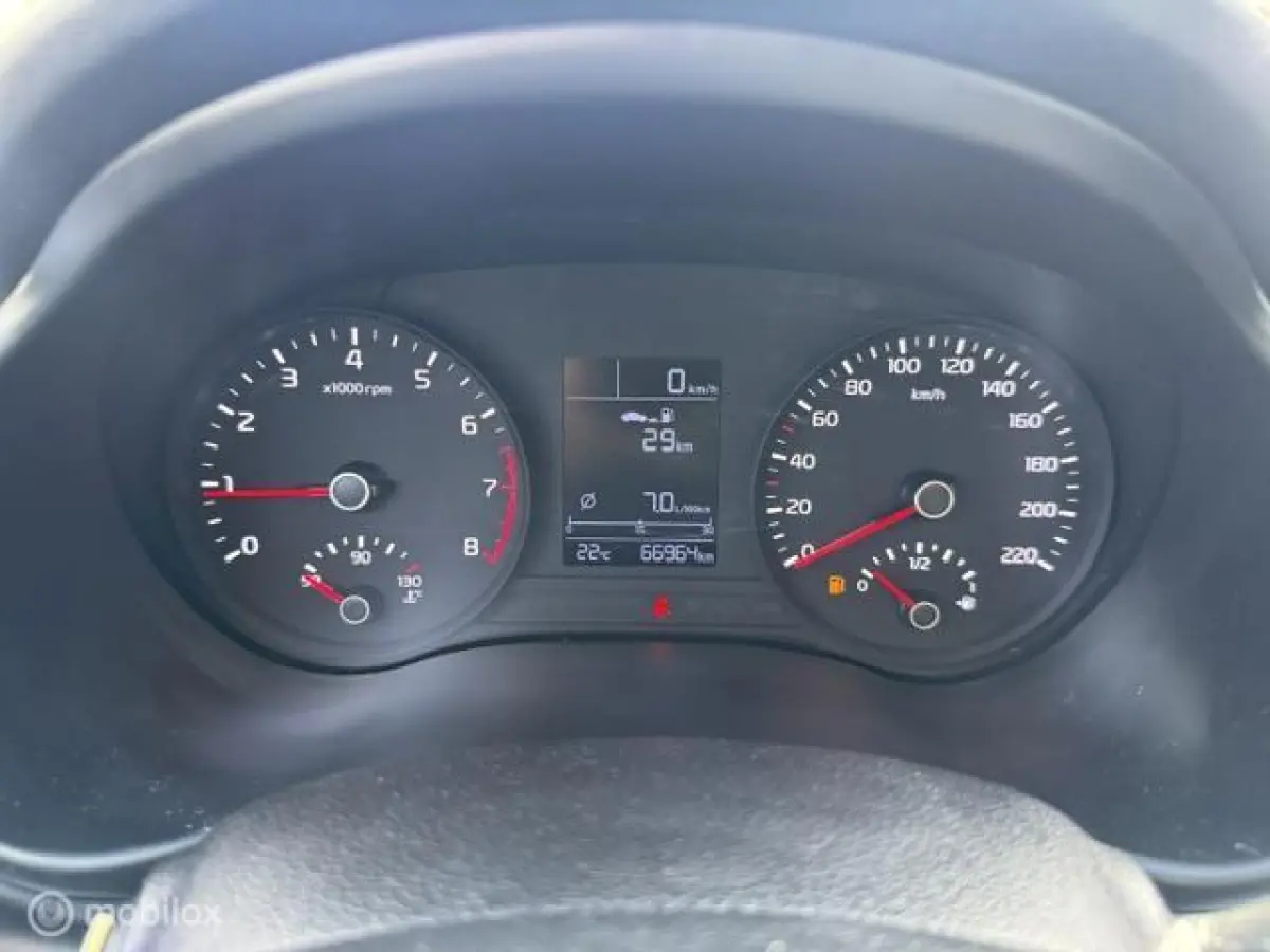 1.0 T-GDI Dynamic 17 inch velgen & banden , Prive glas , Navigatie , Bluetooth Priveglas , Electrische ramen & Spiegels , Parkeerhulp achter Two Tone , Gray - Orange