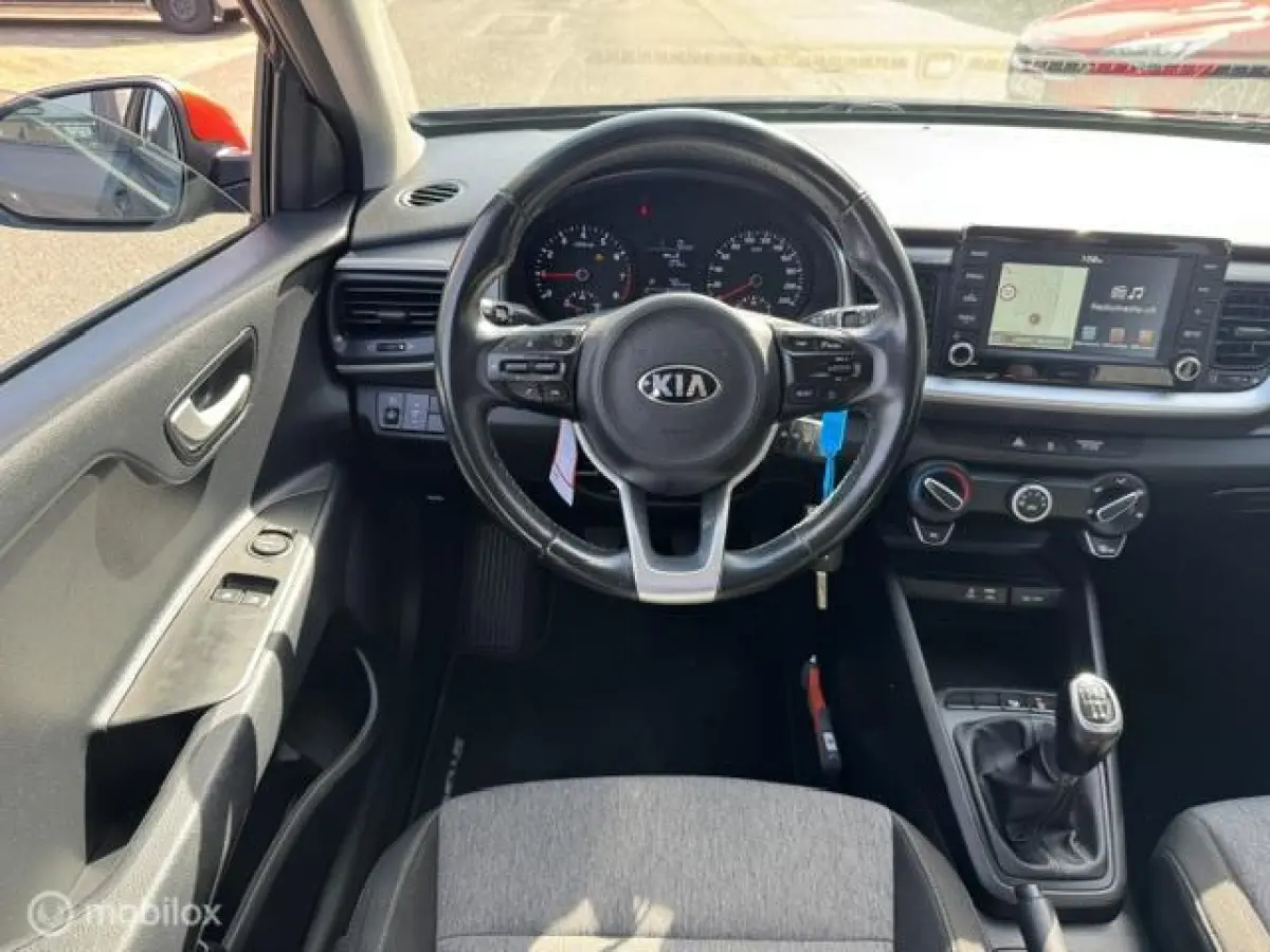 1.0 T-GDI Dynamic 17 inch velgen & banden , Prive glas , Navigatie , Bluetooth Priveglas , Electrische ramen & Spiegels , Parkeerhulp achter Two Tone , Gray - Orange