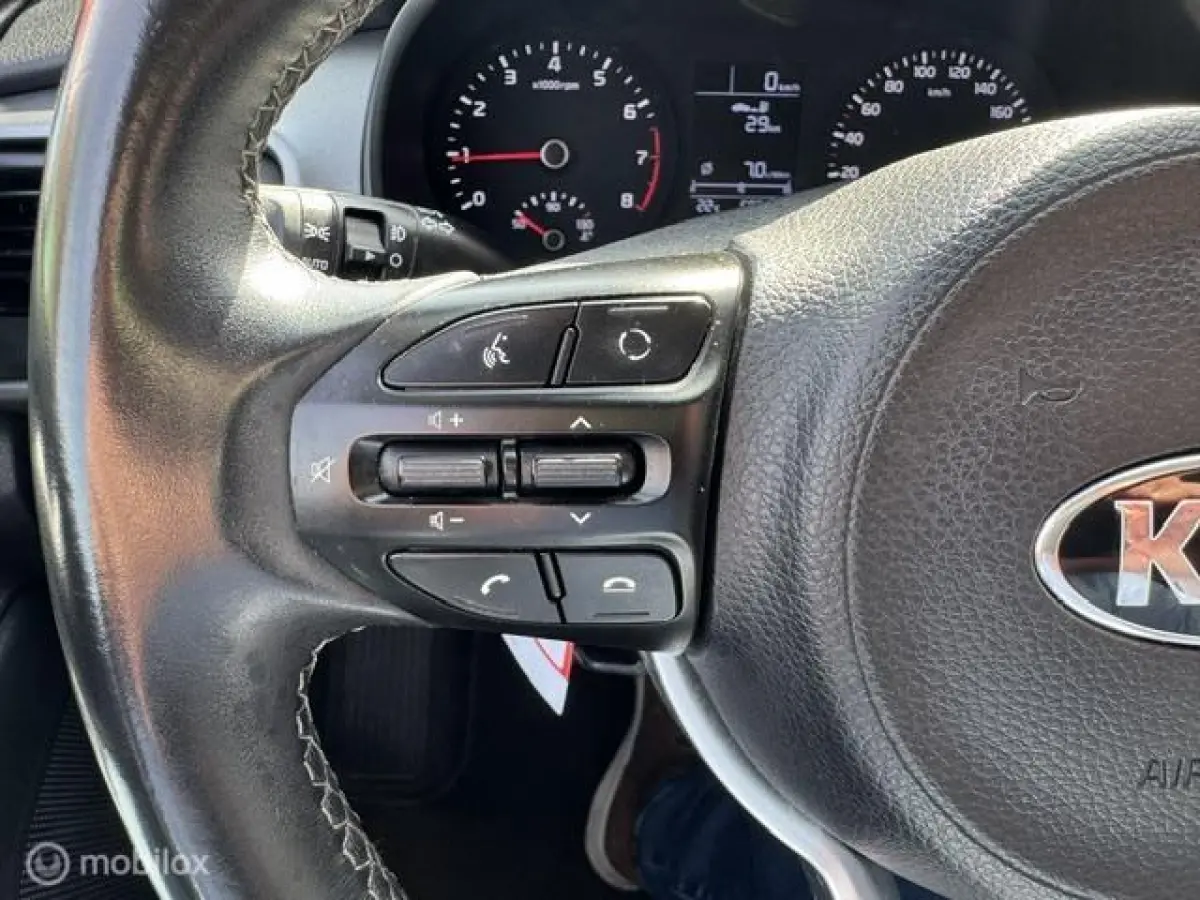 1.0 T-GDI Dynamic 17 inch velgen & banden , Prive glas , Navigatie , Bluetooth Priveglas , Electrische ramen & Spiegels , Parkeerhulp achter Two Tone , Gray - Orange
