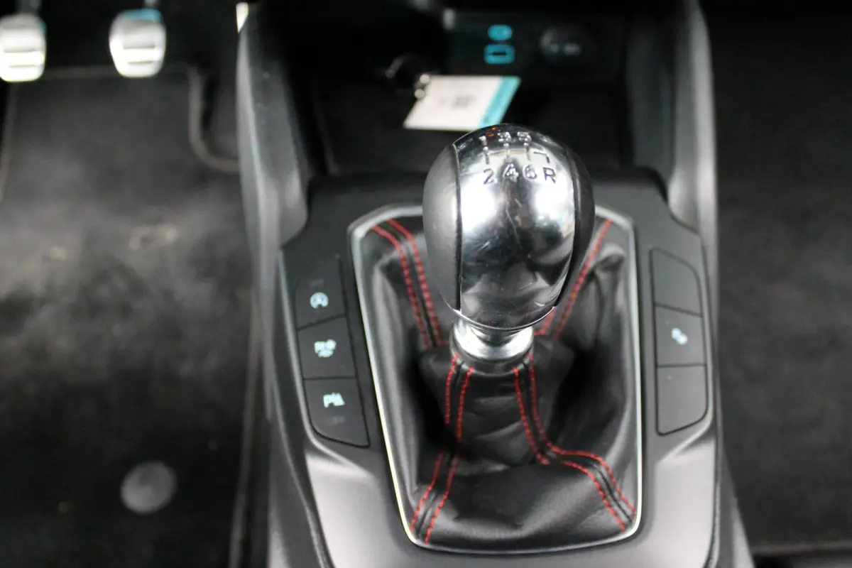 1.0 EcoBoost Hybrid ST Line Style|rijklaar prijs|
