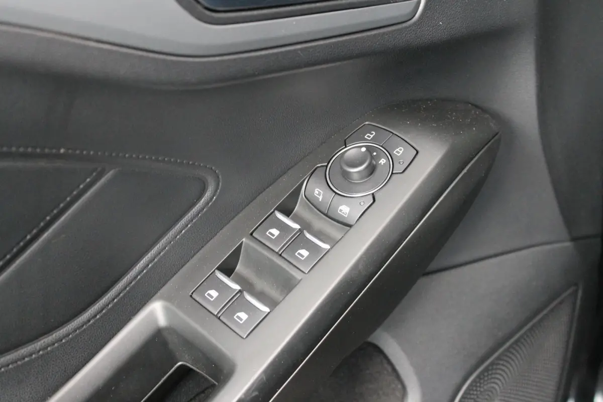 1.0 EcoBoost Hybrid ST Line Style|rijklaar prijs|