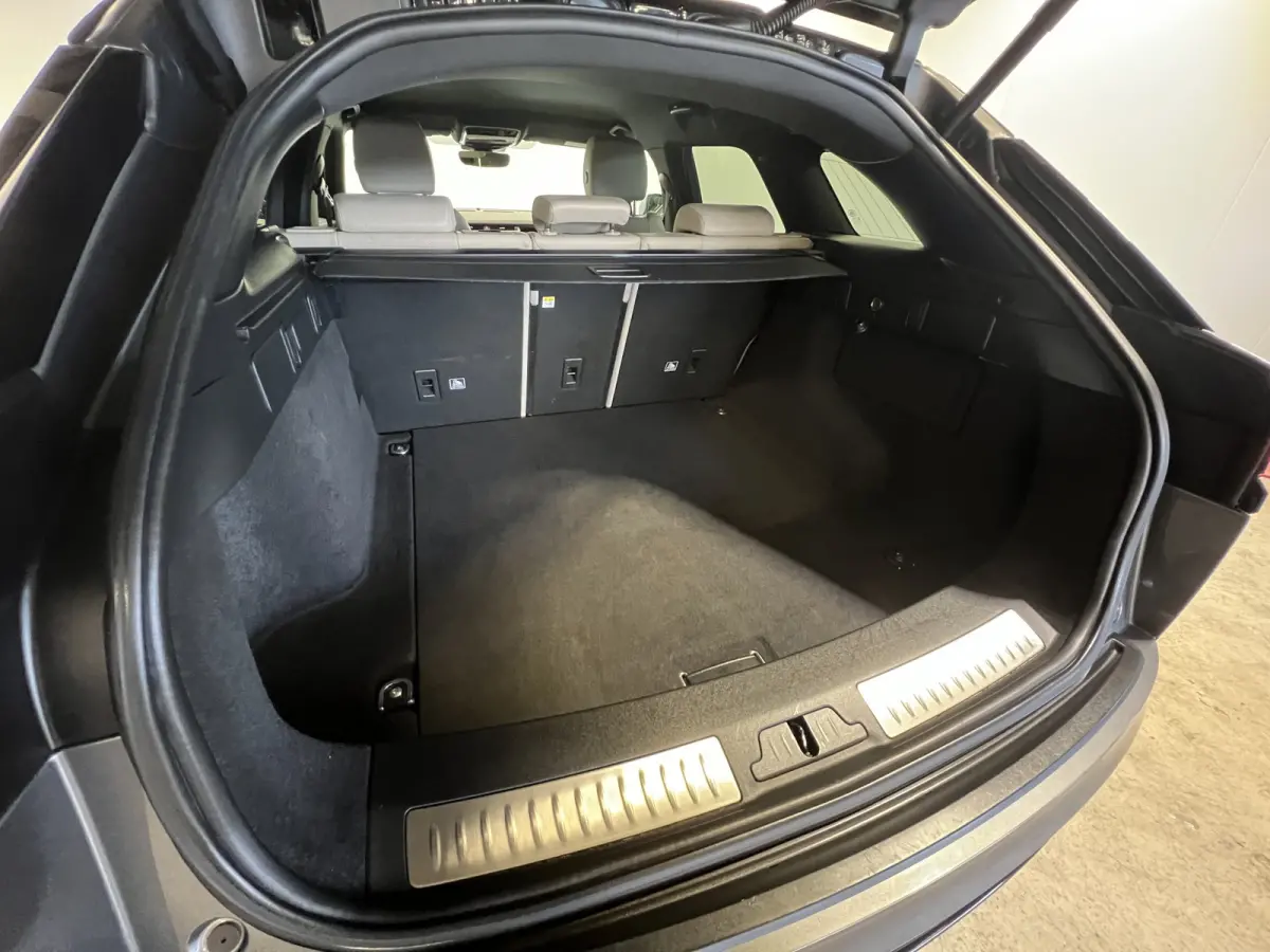 2.0 I4 Turbo AWD SE R-Dynamic | Navigatie | LM Velgen 20" | Lederen Bekleding | Cruise Control | Airco | Matrix LED Koplampen |Afn.Trekhaak |