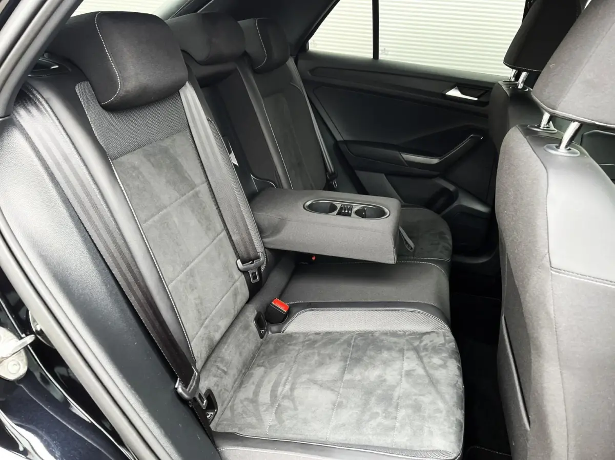 1.5 TSI 150pk DSG R-Line | Navigatie | Trekhaak | Camera | Ergo Stoel