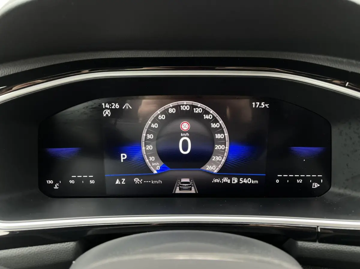 1.5 TSI 150pk DSG R-Line | Navigatie | Trekhaak | Camera | Ergo Stoel
