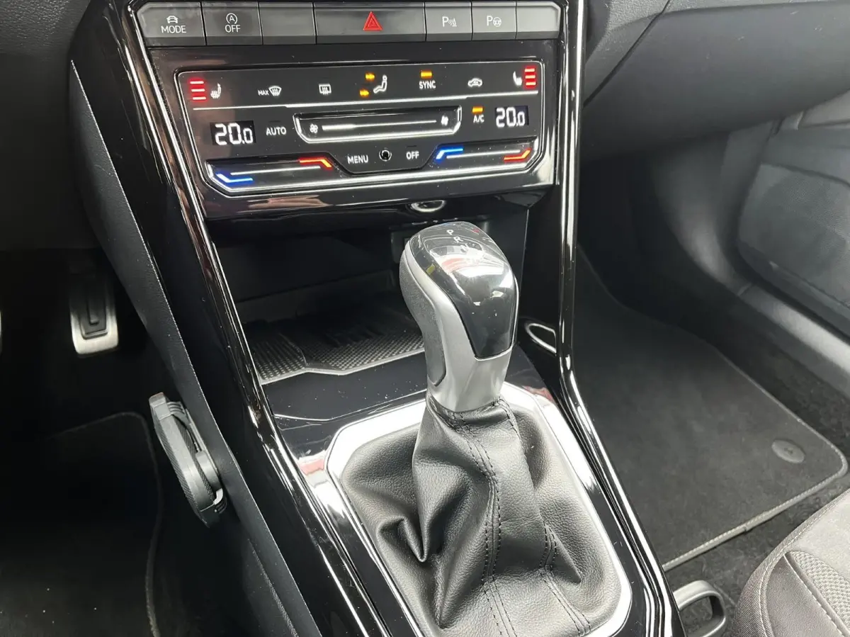 1.5 TSI 150pk DSG R-Line | Navigatie | Trekhaak | Camera | Ergo Stoel