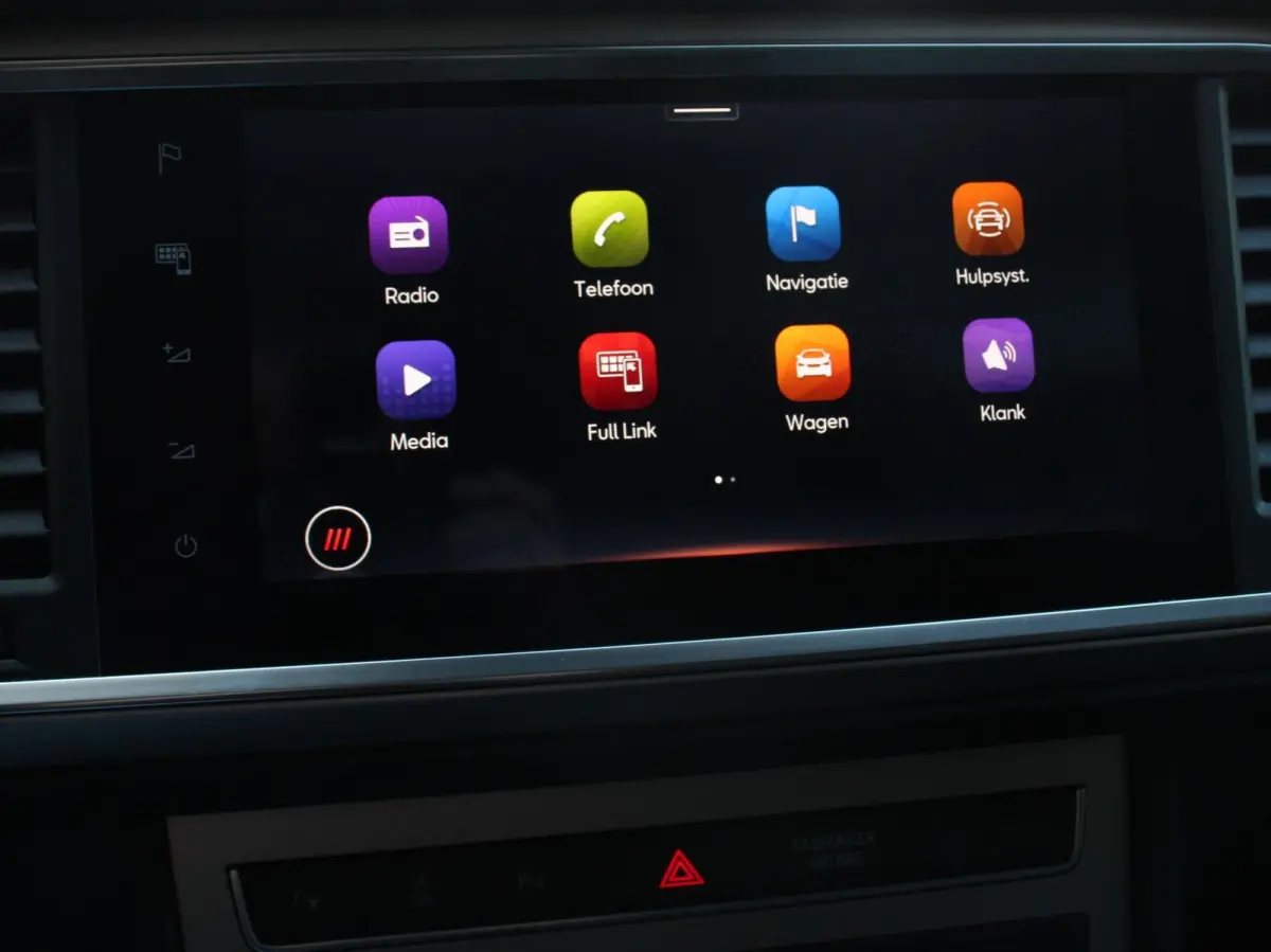 1.5 TSI 150pk Automaat Xperience Navigatie Apple Carplay  Android Auto Camera Parkeersensoren Stoel-en stuurverwarming Ledverlichting Getinte ramen Climate Control