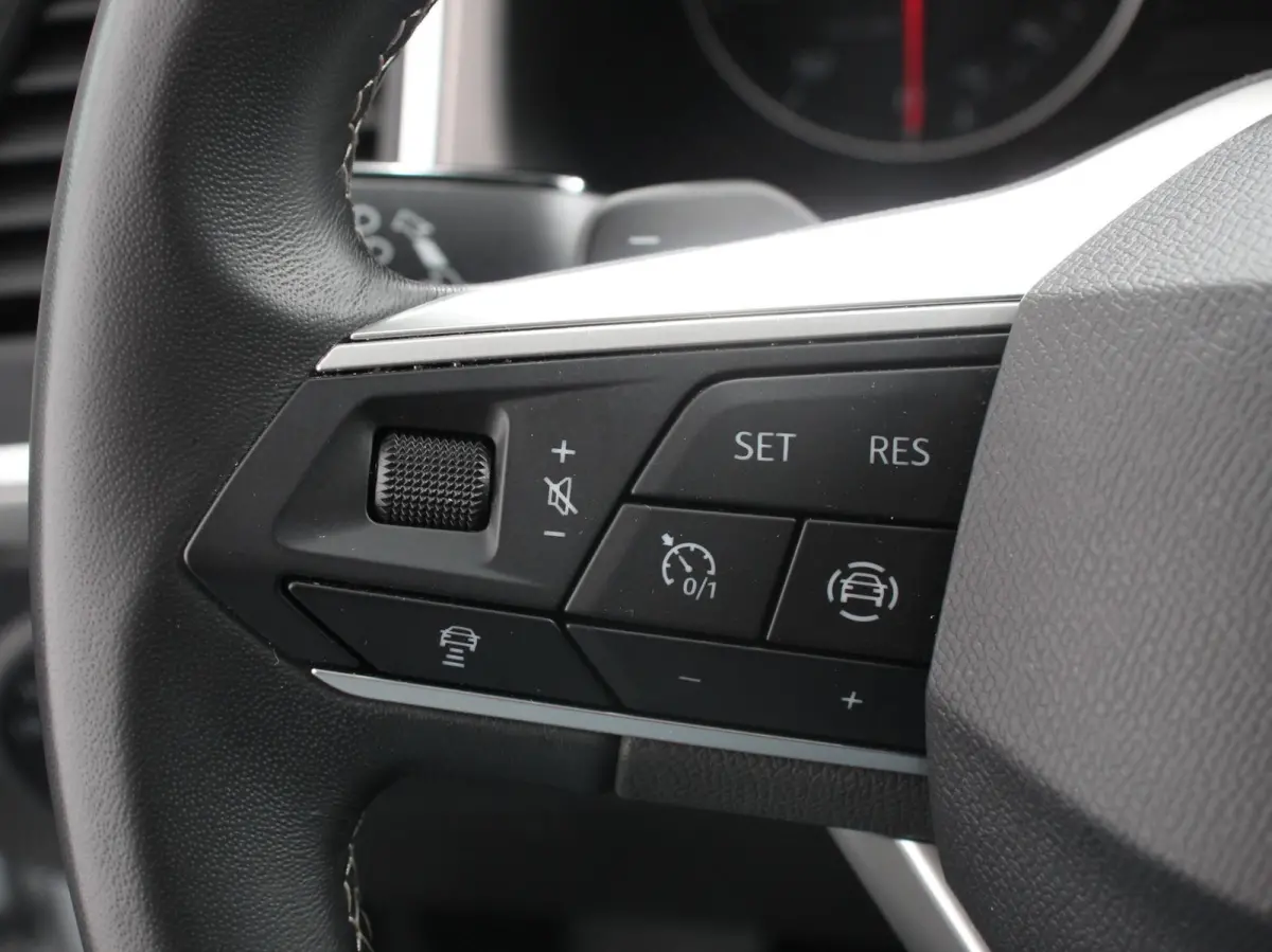 1.5 TSI 150pk Automaat Xperience Navigatie Apple Carplay  Android Auto Camera Parkeersensoren Stoel-en stuurverwarming Ledverlichting Getinte ramen Climate Control
