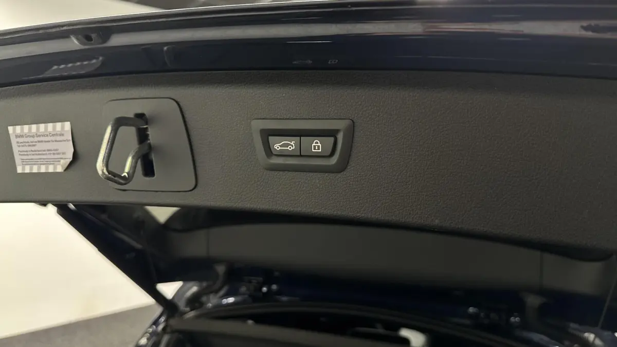 225xe Centennial High Executive PANO LEER HEAD UP.