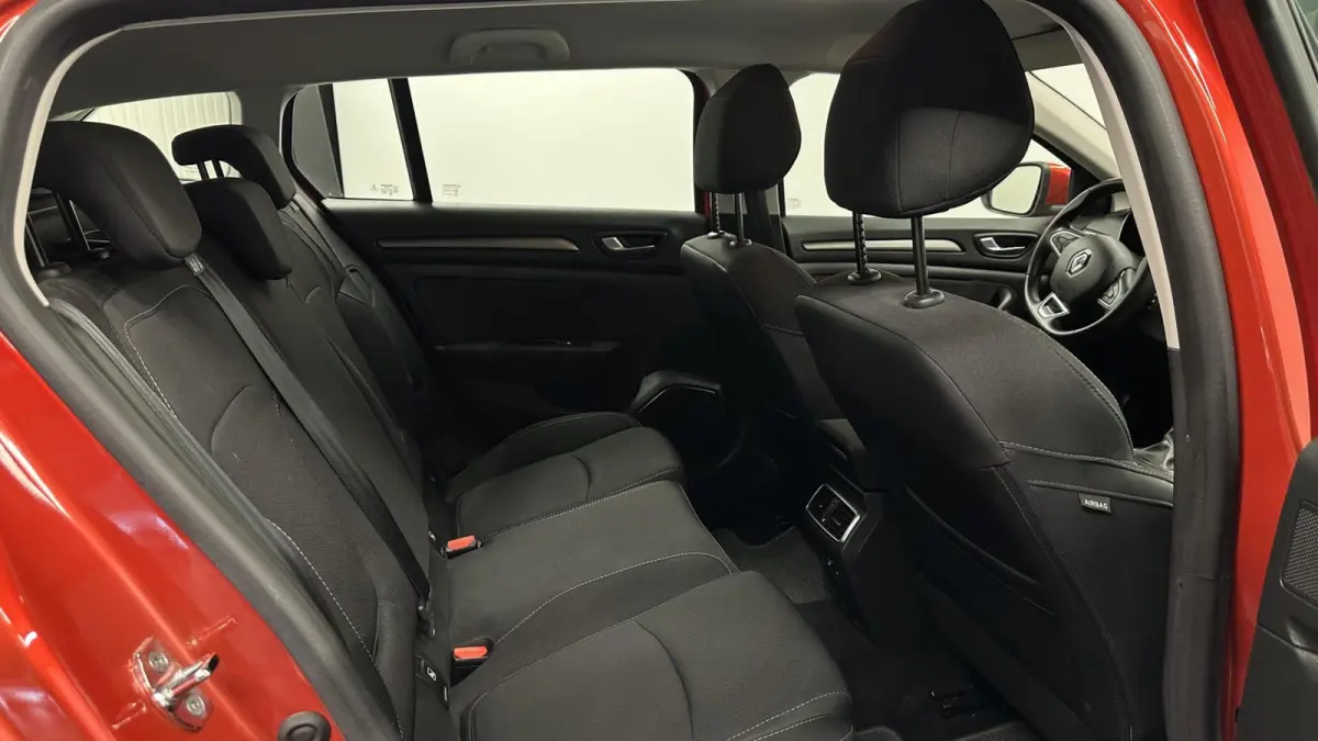 1.3 TCe Business Zen 140PK CLIMA TREKHAAK DAB CARPLAY.