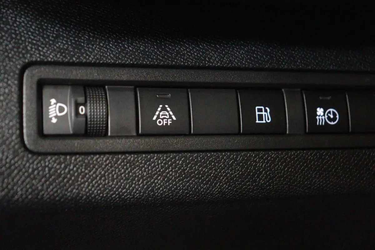 1.6 HYbrid 225 Allure Pack Business | NAVI / APPCONNECT| CLIMA | CAMERA | CRUISE | LANE-ASSSIST |