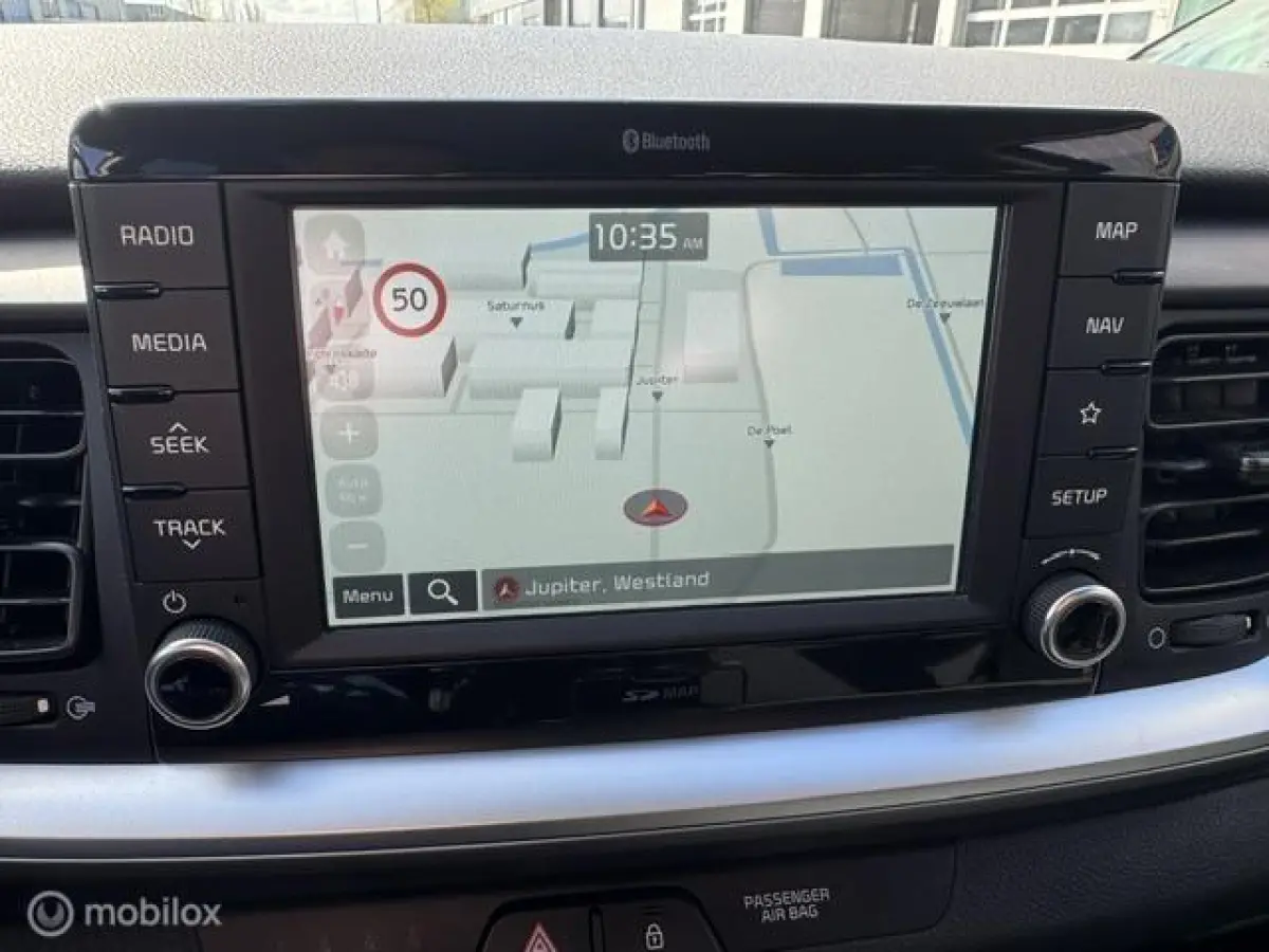 1.0 T-GDI DynamicLine 17 inch velgen , Navigatie & Achteruit rij camera , Bluetooth Priveglas , Electrische ramen en spiegels , Parkeerhulp achter, Two tone Gray - Orange