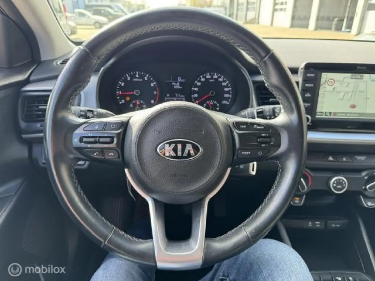 1.0 T-GDI DynamicLine 17 inch velgen , Navigatie & Achteruit rij camera , Bluetooth Priveglas , Electrische ramen en spiegels , Parkeerhulp achter, Two tone Gray - Orange
