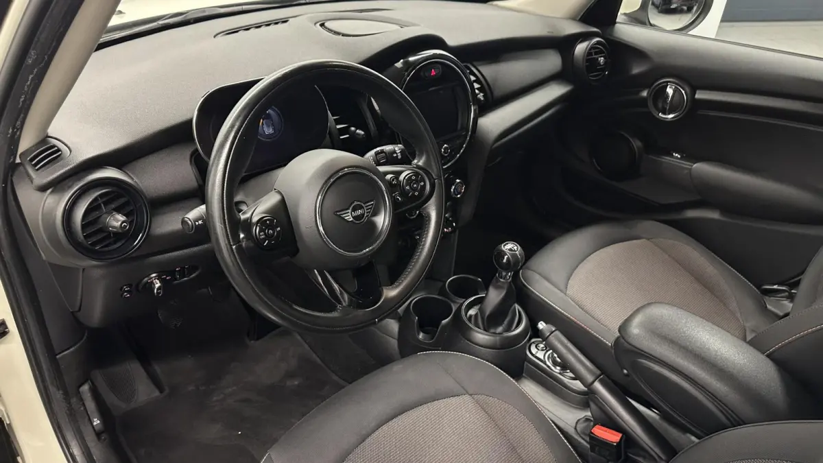Mini 1.5 Business Edition NAVI LM CARPLAY CRUISE.