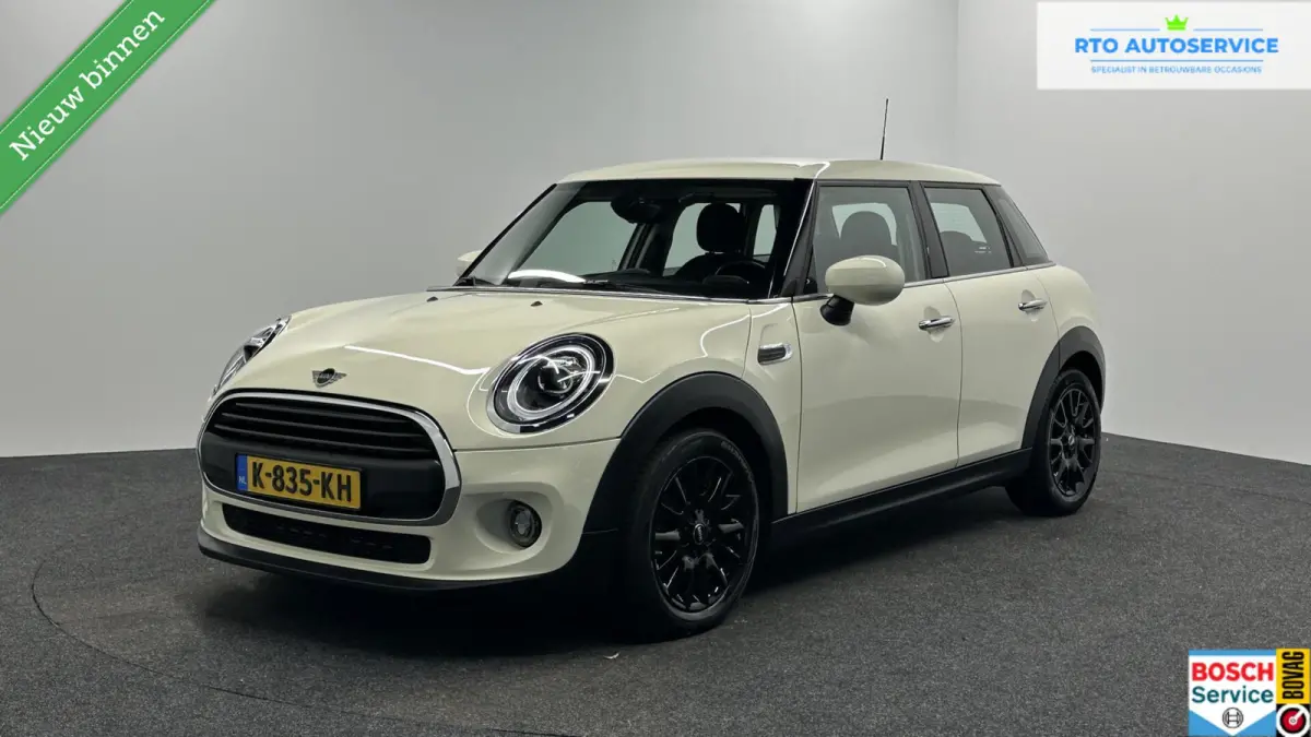 MINI Cooper 2021 Benzine Handgeschakeld leasen
