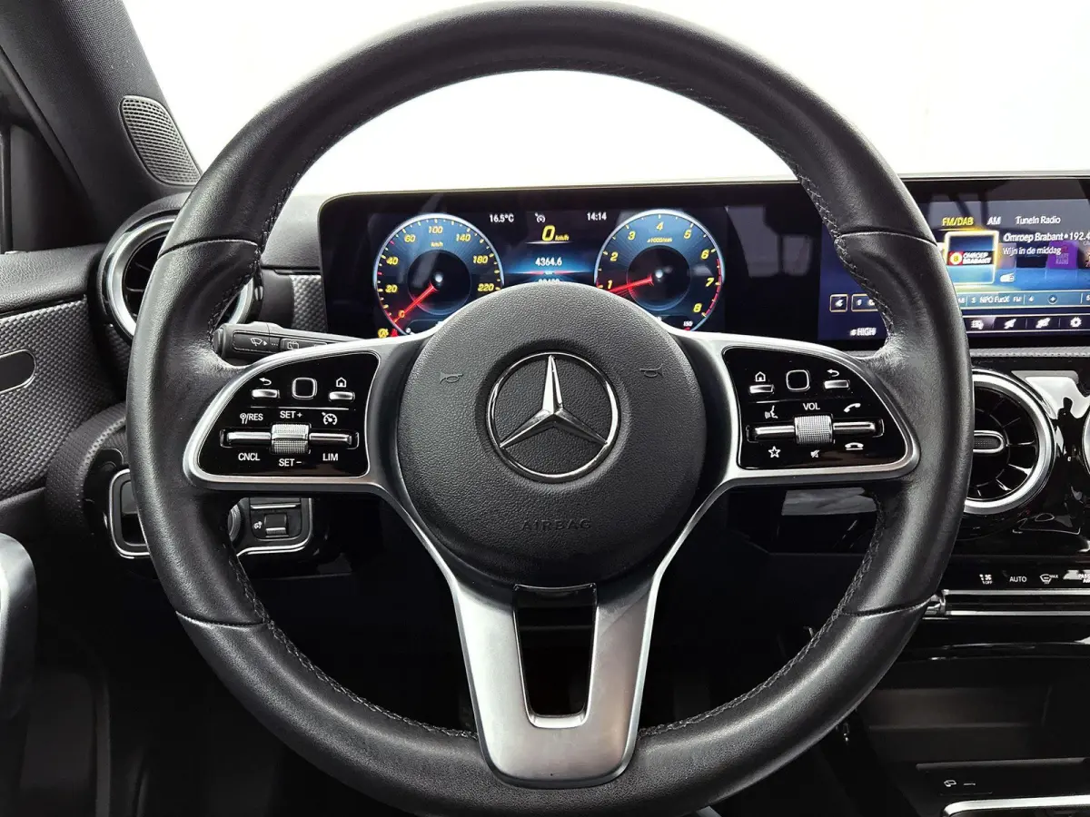 180 1.3 Premium Plus 136pk | Navigatie | Climate Control | Cruise Control | LED | 17"LMV | Stoelverwarming |