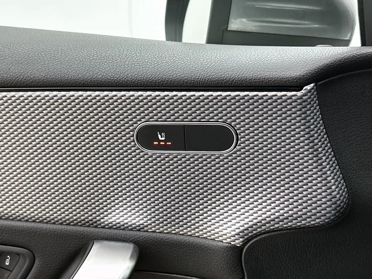 180 1.3 Premium Plus 136pk | Navigatie | Climate Control | Cruise Control | LED | 17"LMV | Stoelverwarming |