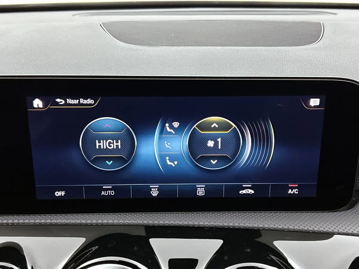 180 1.3 Premium Plus 136pk | Navigatie | Climate Control | Cruise Control | LED | 17"LMV | Stoelverwarming |