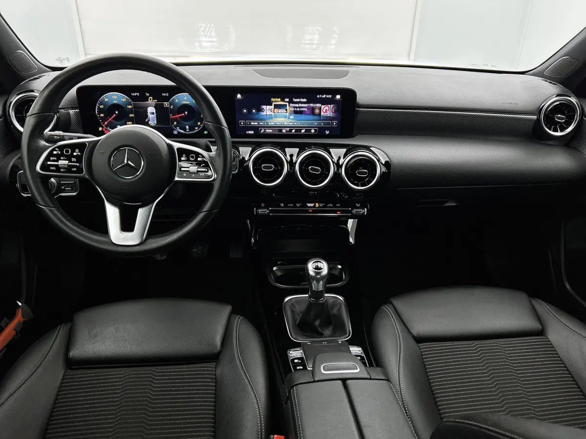 180 1.3 Premium Plus 136pk | Navigatie | Climate Control | Cruise Control | LED | 17"LMV | Stoelverwarming |