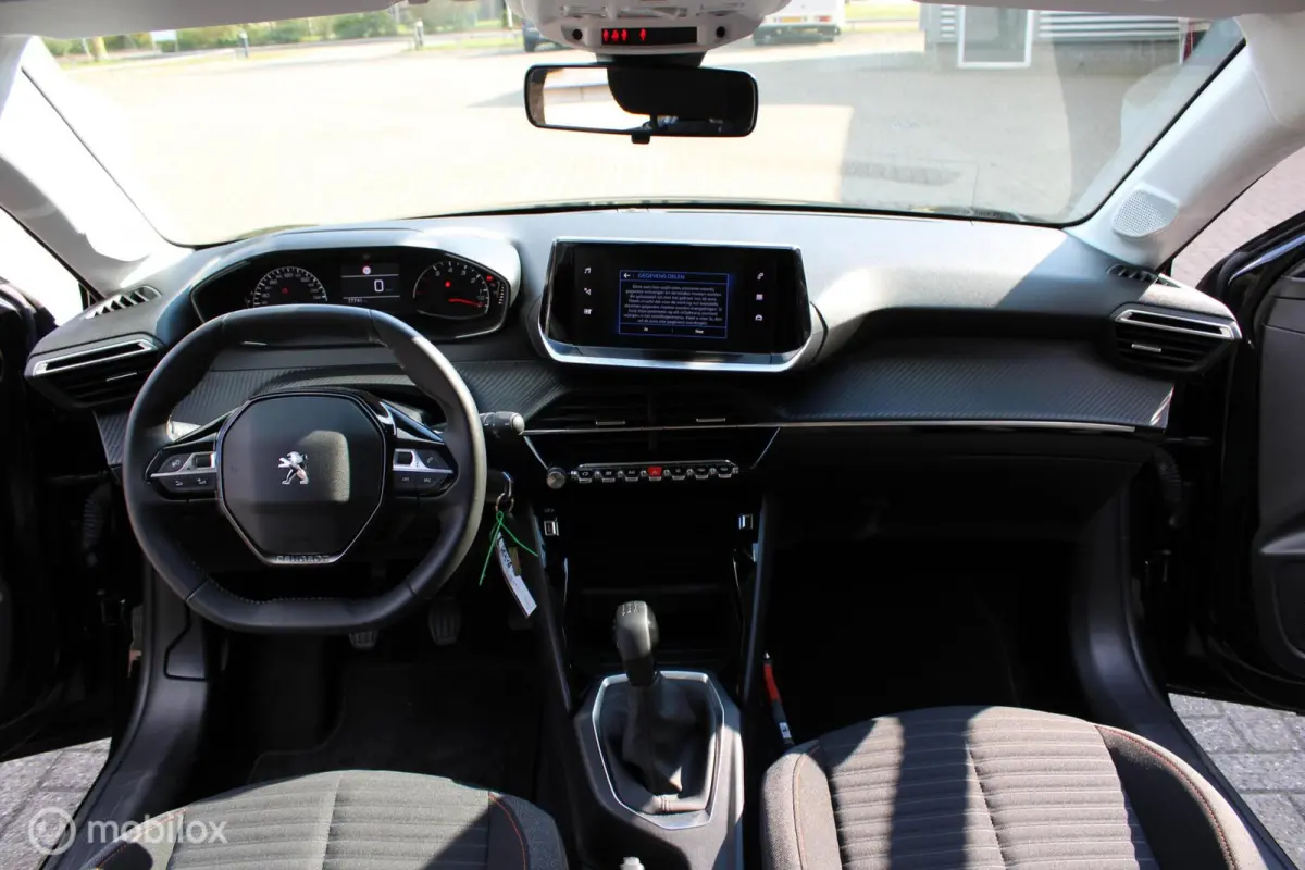 1.2 PureTech Active Pack, LED koplampen, Parkeersensoren achter, Apple Carplay/Android Auto, Cruise control, Navigatie