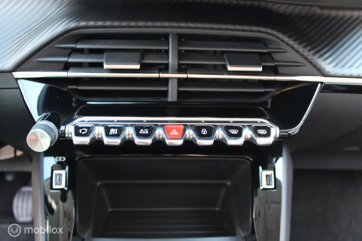 1.2 PureTech Active Pack, LED koplampen, Parkeersensoren achter, Apple Carplay/Android Auto, Cruise control, Navigatie
