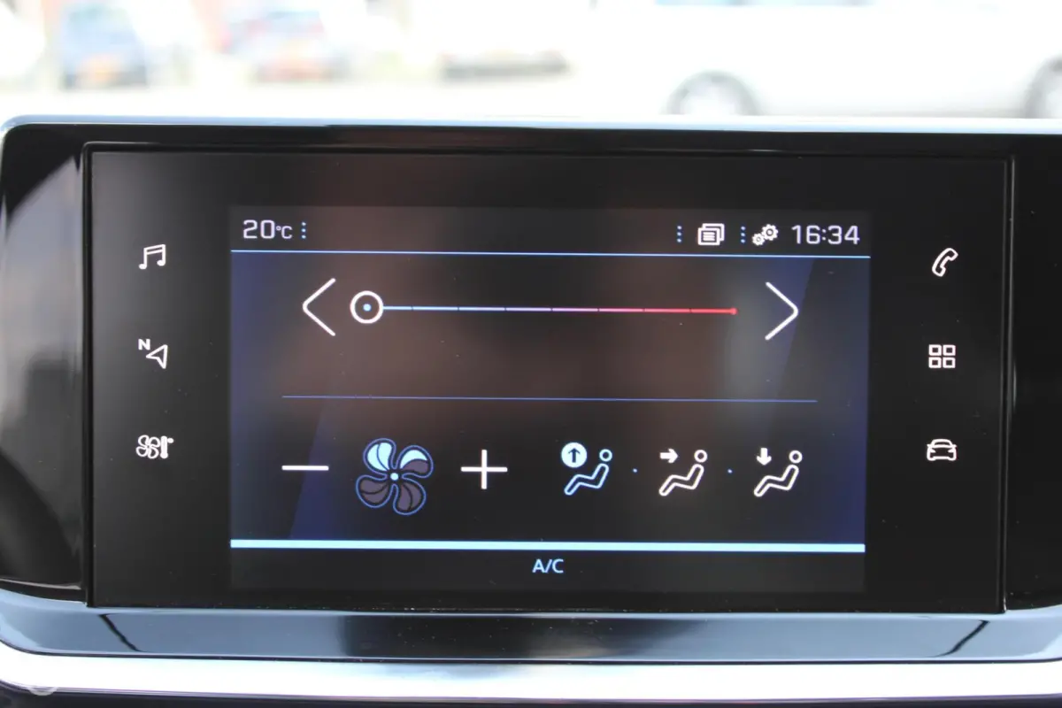 1.2 PureTech Active Pack, LED koplampen, Parkeersensoren achter, Apple Carplay/Android Auto, Cruise control, Navigatie