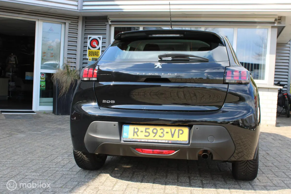 1.2 PureTech Active Pack, LED koplampen, Parkeersensoren achter, Apple Carplay/Android Auto, Cruise control, Navigatie