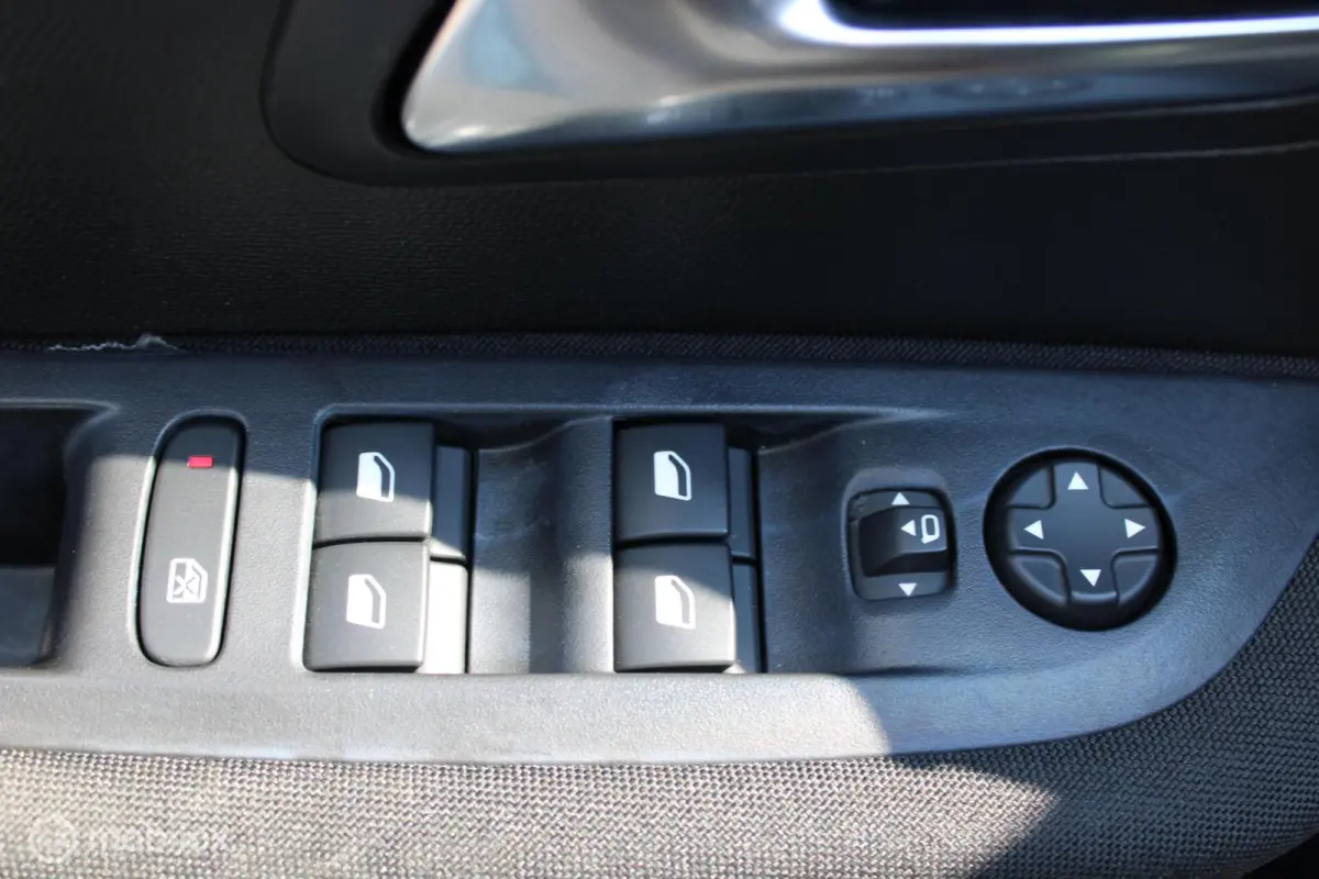 1.2 PureTech Active Pack, LED koplampen, Parkeersensoren achter, Apple Carplay/Android Auto, Cruise control, Navigatie
