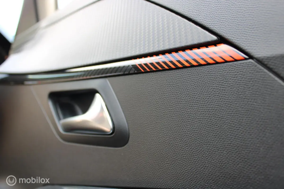 1.2 PureTech Active Pack, LED koplampen, Parkeersensoren achter, Apple Carplay/Android Auto, Cruise control, Navigatie