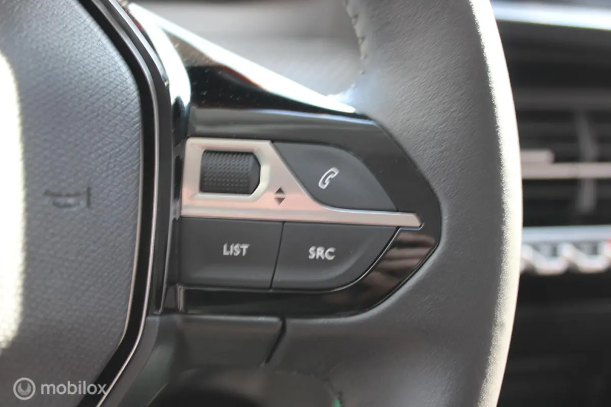 1.2 PureTech Active Pack, LED koplampen, Parkeersensoren achter, Apple Carplay/Android Auto, Cruise control, Navigatie