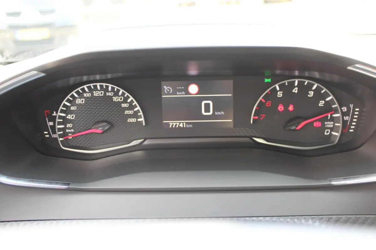 1.2 PureTech Active Pack, LED koplampen, Parkeersensoren achter, Apple Carplay/Android Auto, Cruise control, Navigatie