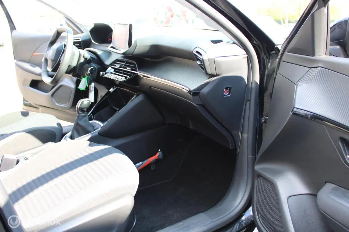 1.2 PureTech Active Pack, LED koplampen, Parkeersensoren achter, Apple Carplay/Android Auto, Cruise control, Navigatie