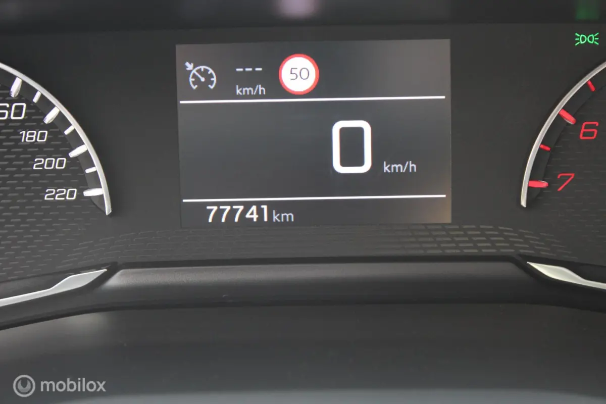 1.2 PureTech Active Pack, LED koplampen, Parkeersensoren achter, Apple Carplay/Android Auto, Cruise control, Navigatie