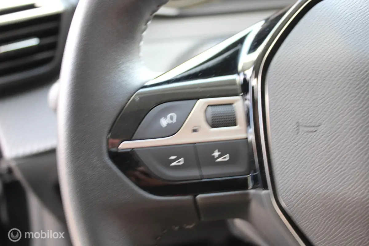 1.2 PureTech Active Pack, LED koplampen, Parkeersensoren achter, Apple Carplay/Android Auto, Cruise control, Navigatie